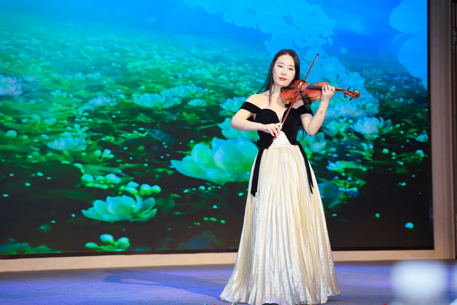 十五周年庆—小提琴独奏《好一朵美丽的茉莉花》
