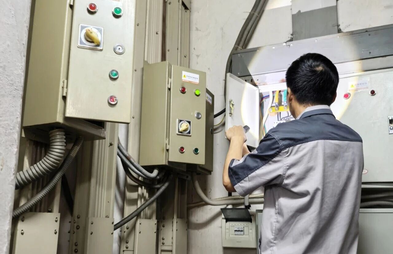 筑牢安全线 护航双佳节｜鑫连鑫物业开展节前安全检查