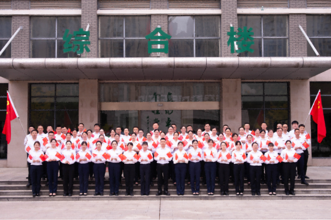 鑫连鑫物业礼赞祖国76华诞｜以服务守护万家灯火，共赴盛世荣光！